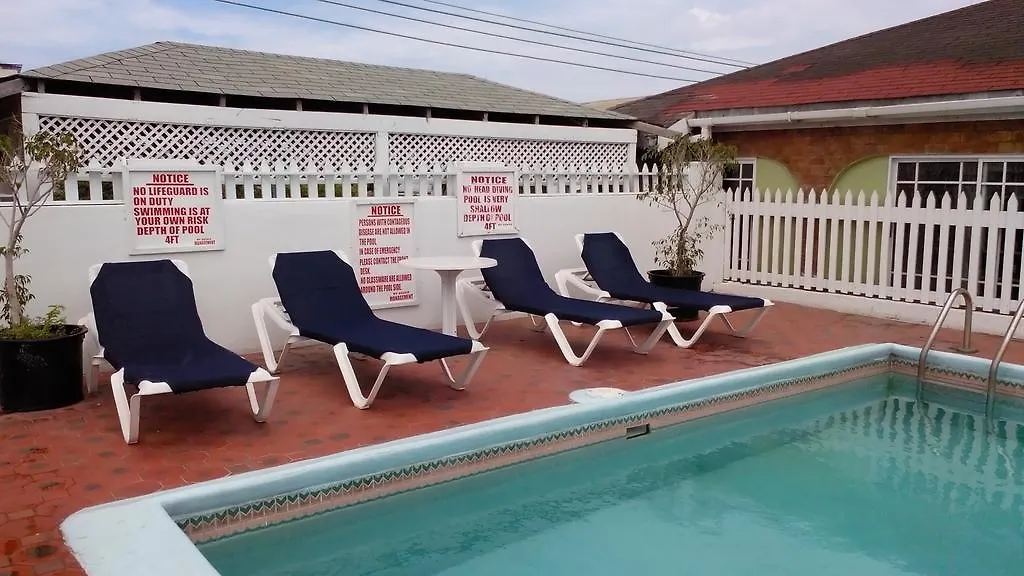 Village Hotel Ocho Rios 3*,